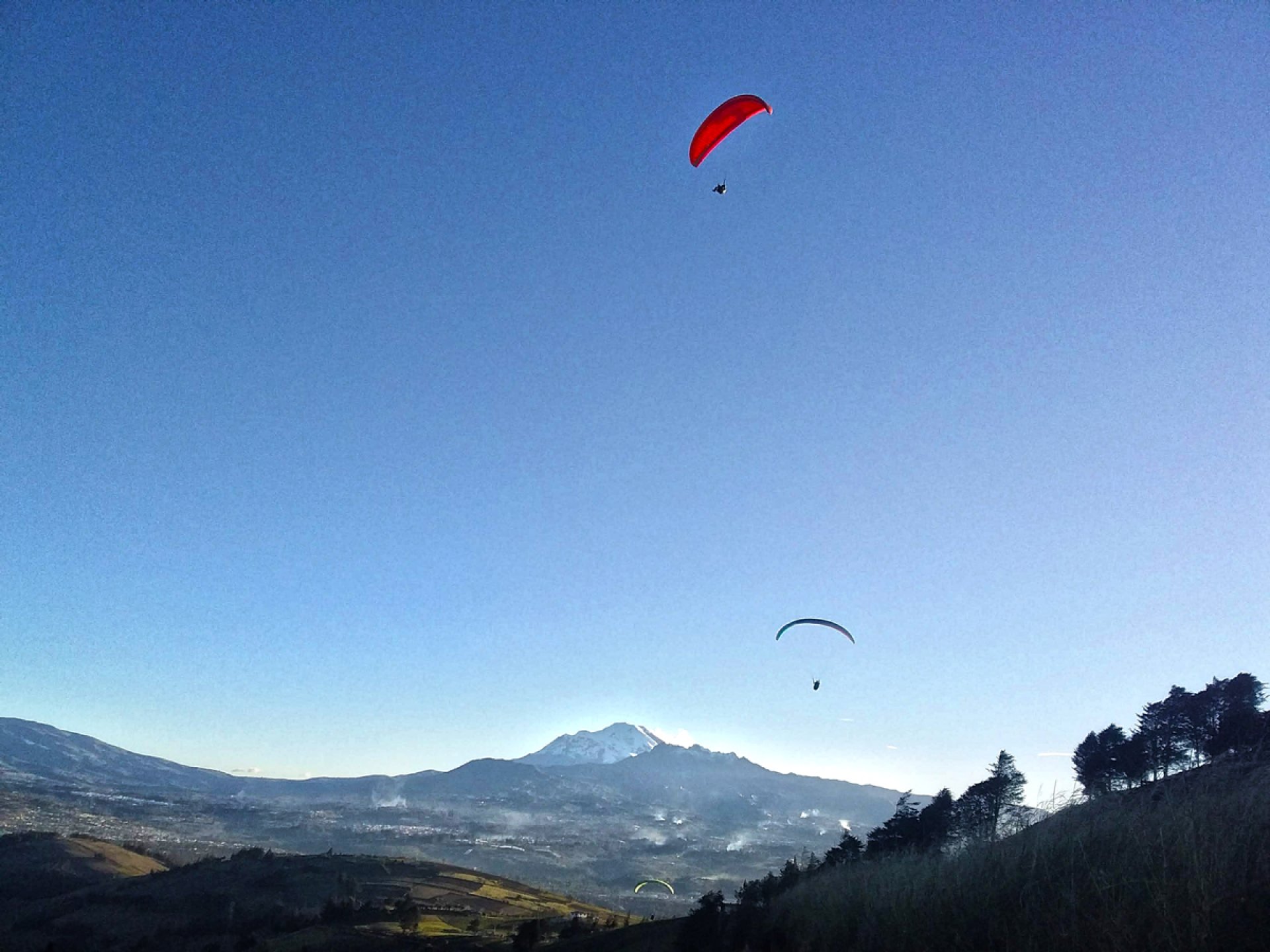  Foto Paragliding at Cerro Niton, Pelileo