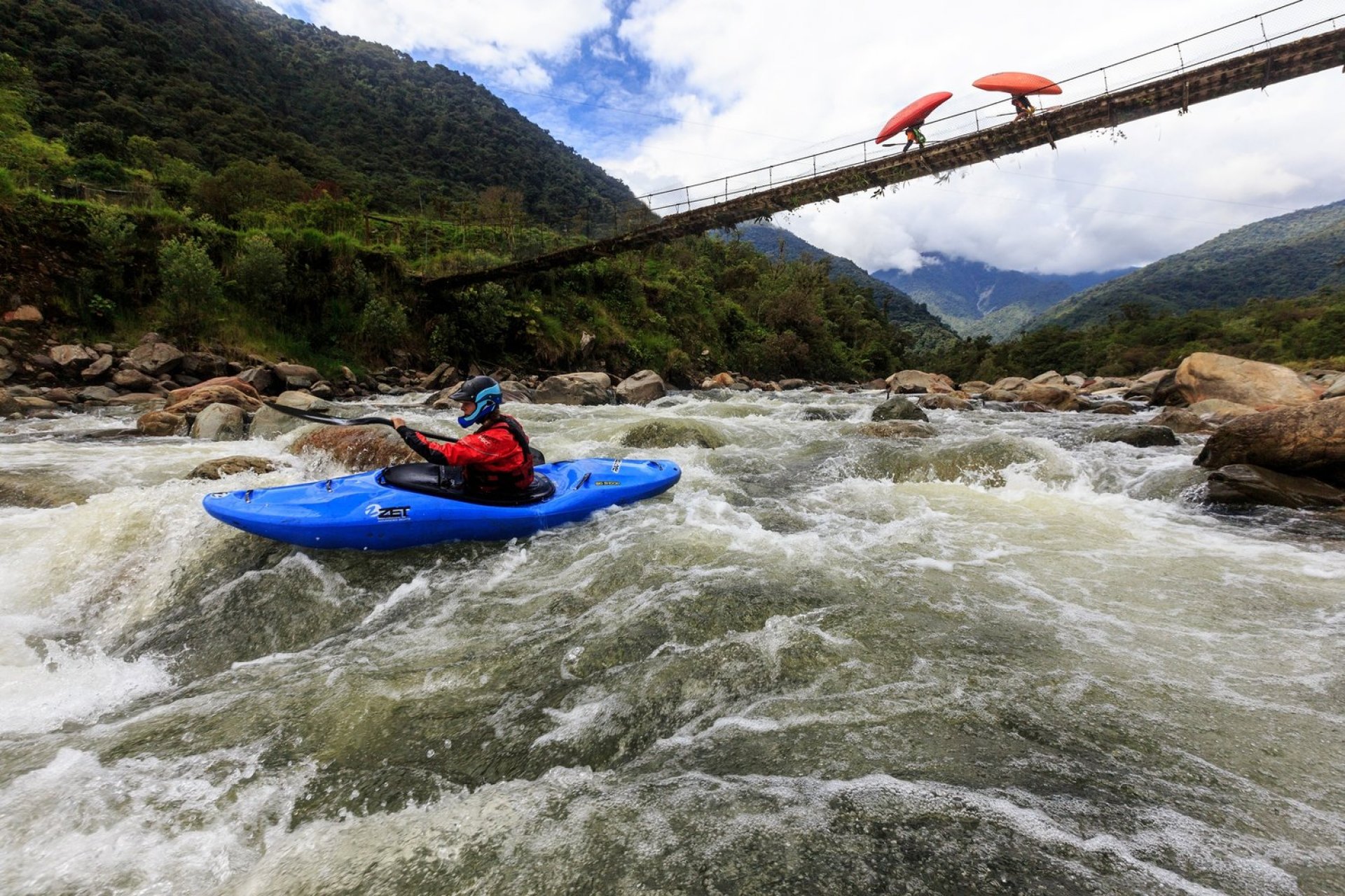  Foto Excursiones de Kayak Puyo – “Aguas Rápidas Nivel III”